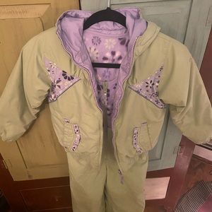Columbia, 6/6x reversible jacket & matching snow bib.Soft mint green & lavender.